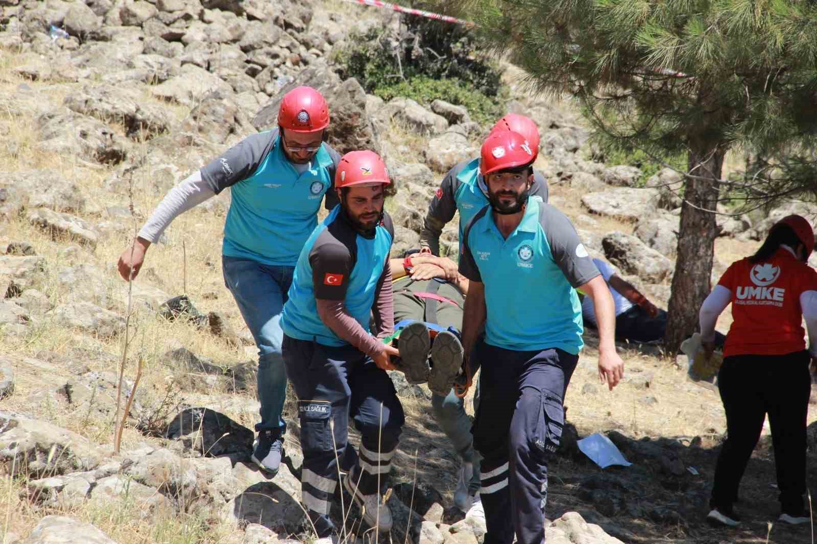 UMKE’den gerçeğini aratmayan tatbikat
