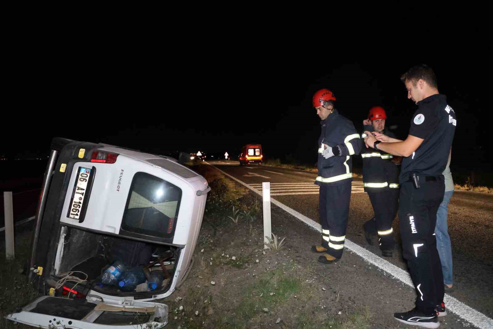 Köpeğe çarpmamak için manevra yapınca takla attı: 4 yaralı
