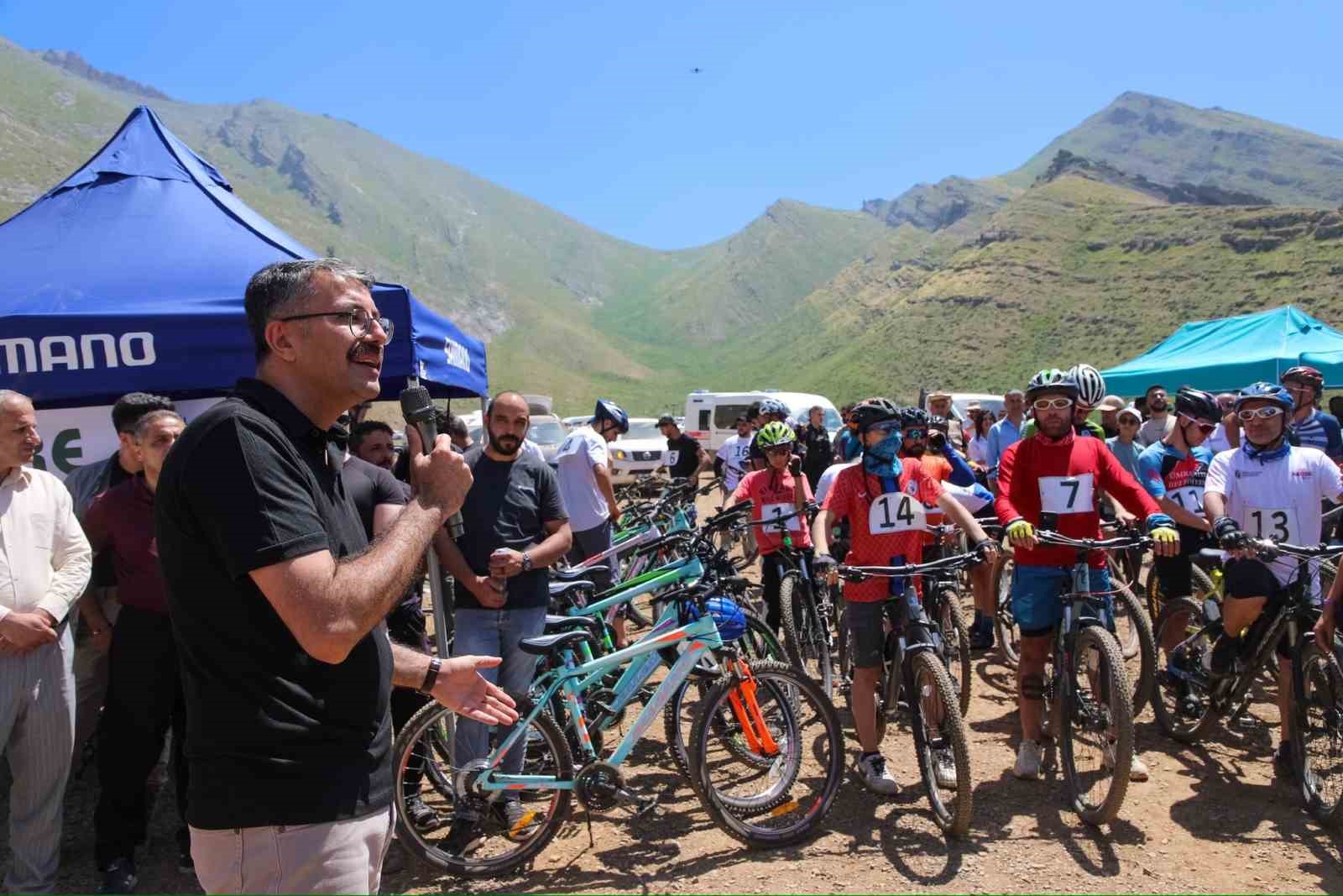 Çukurca ’5. Fotosafari ve Doğa Sporları Festivali’ coşkuyla devam ediyor
