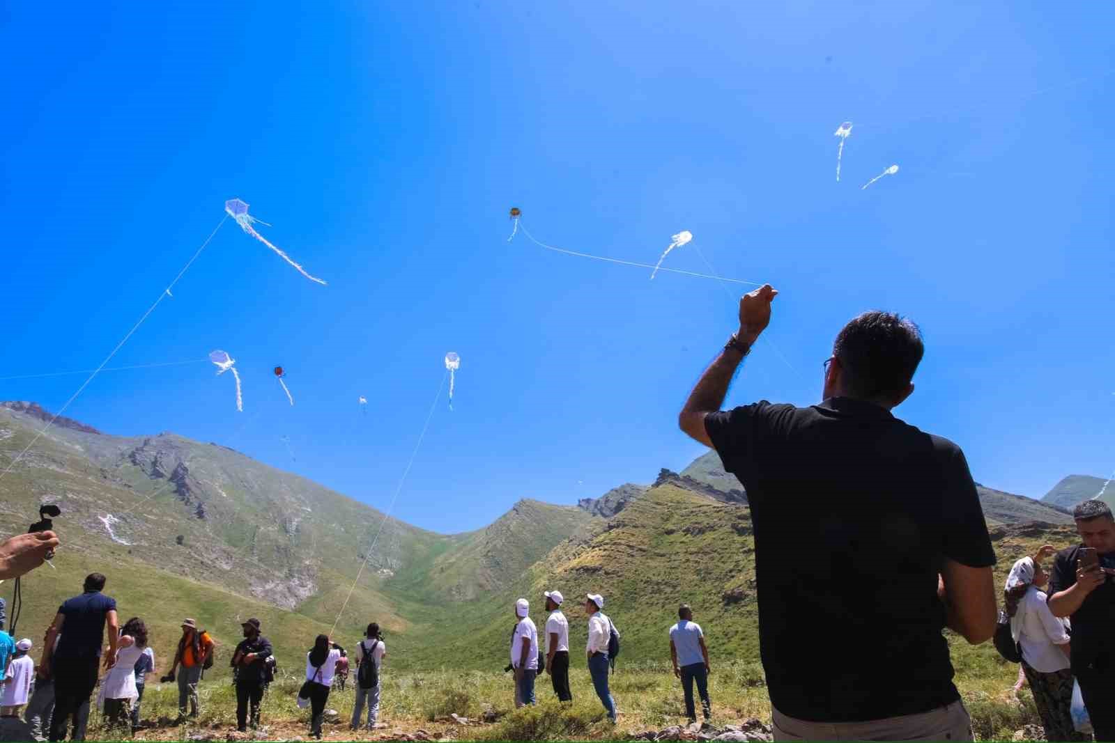 Çukurca ’5. Fotosafari ve Doğa Sporları Festivali’ coşkuyla devam ediyor
