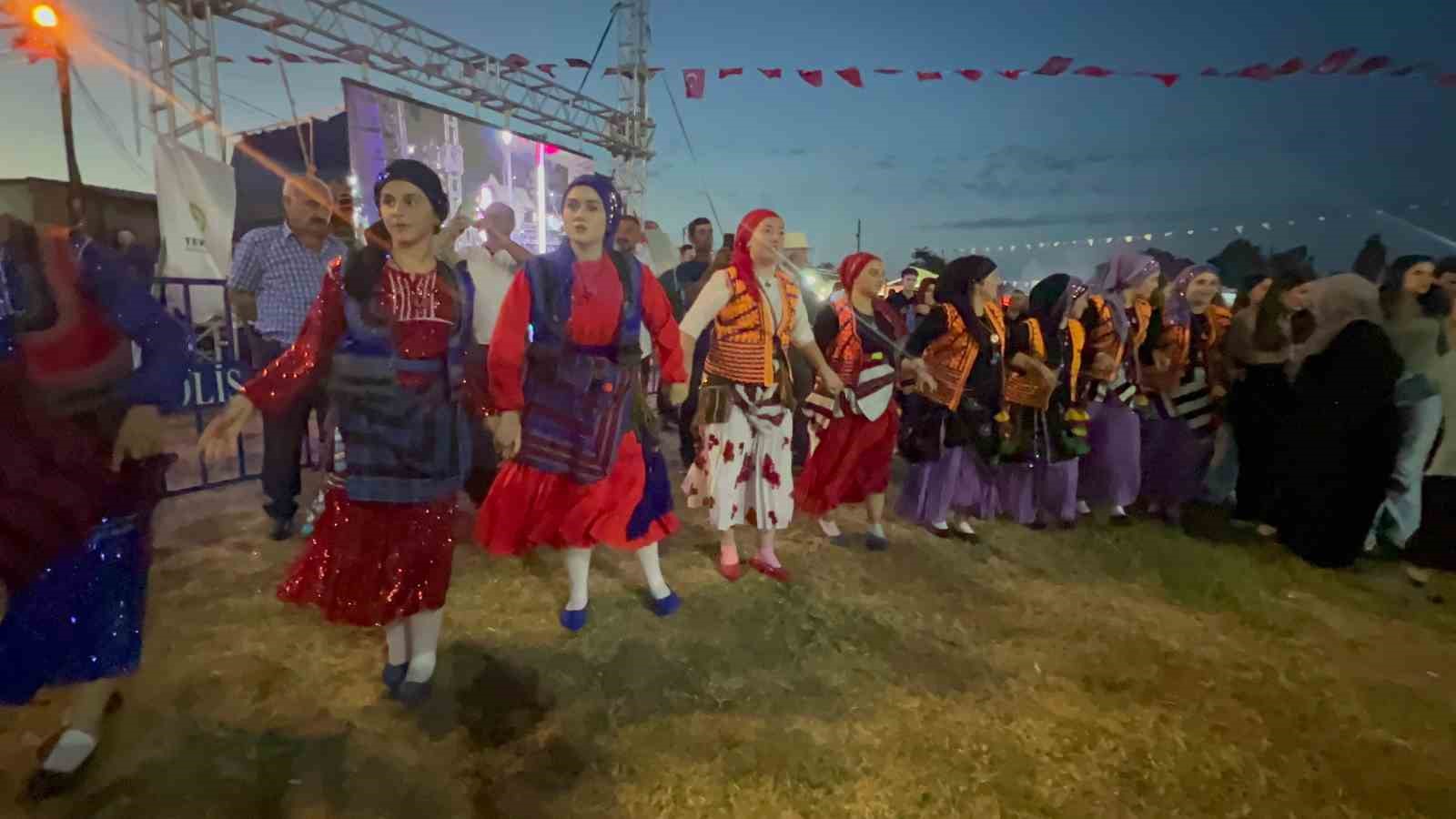 Tekirdağ’da 20. Geleneksel Yayla Şenlikleri başladı: Yüzlerce kişilik horon böyle görüntülendi
