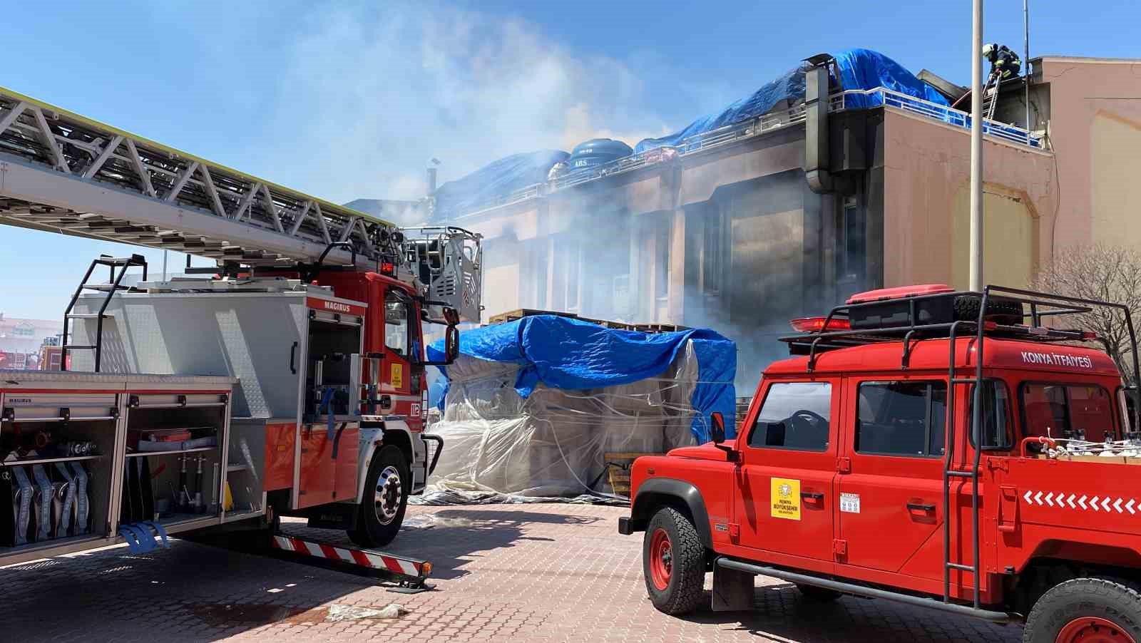 Konya’da kozmetik ürünleri üreten iş yerinde yangın
