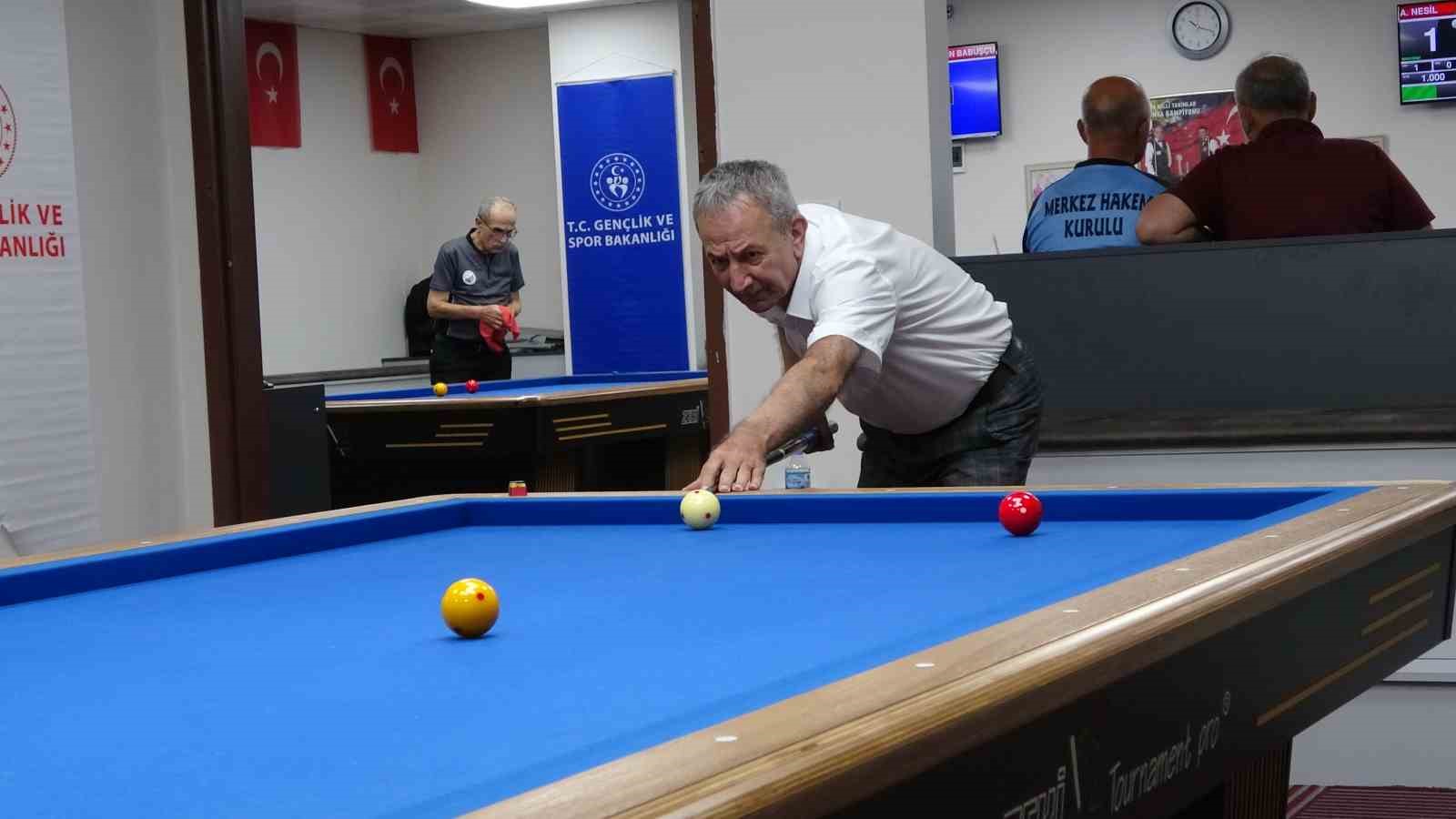 Trabzon’da 3 bant bilardo bölge müsabakaları sürüyor
