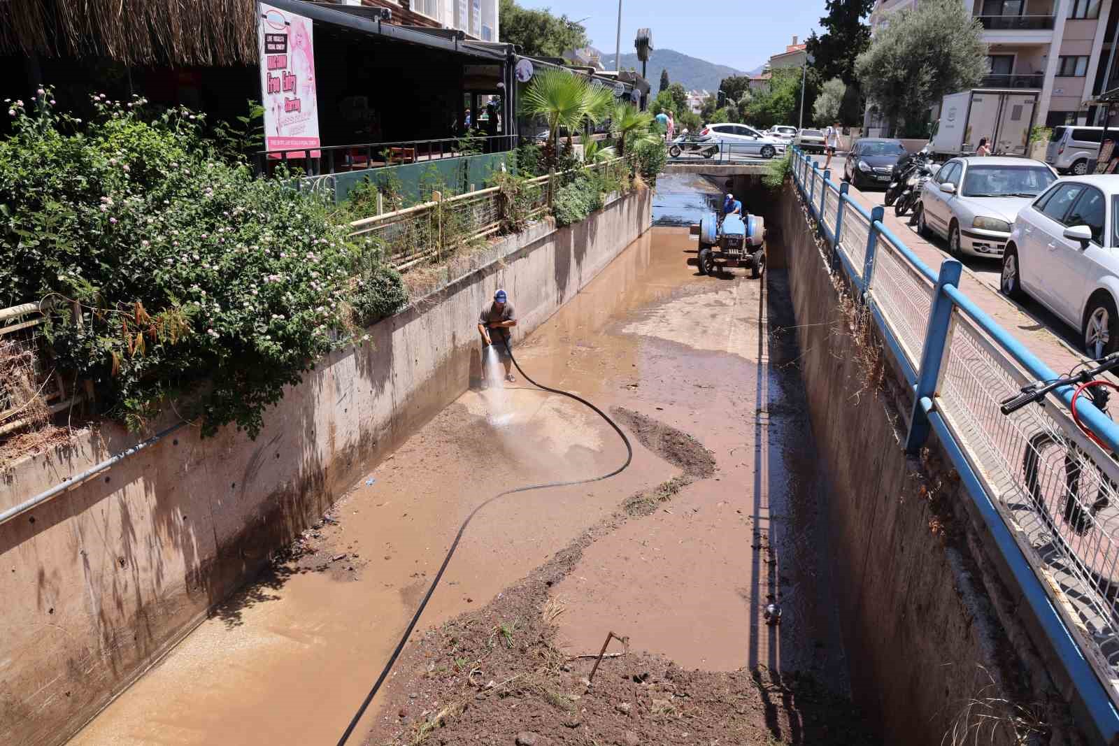 Ketenci Deresi’ne beton bariyer önlemi
