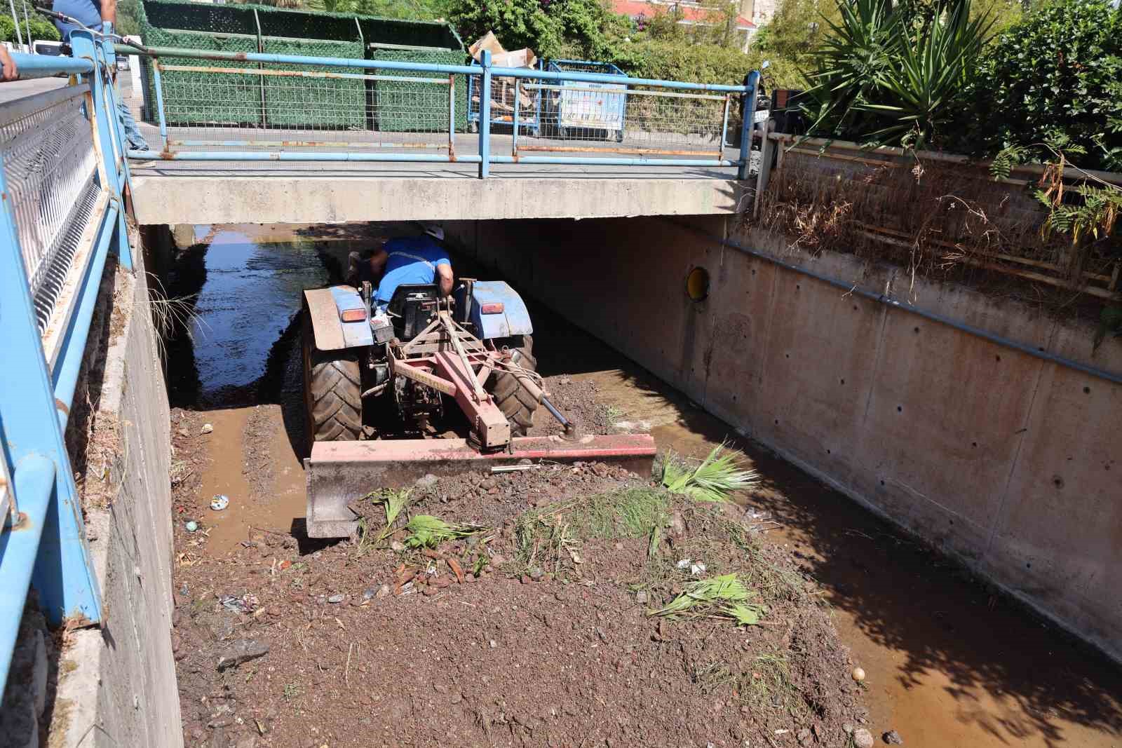 Ketenci Deresi’ne beton bariyer önlemi
