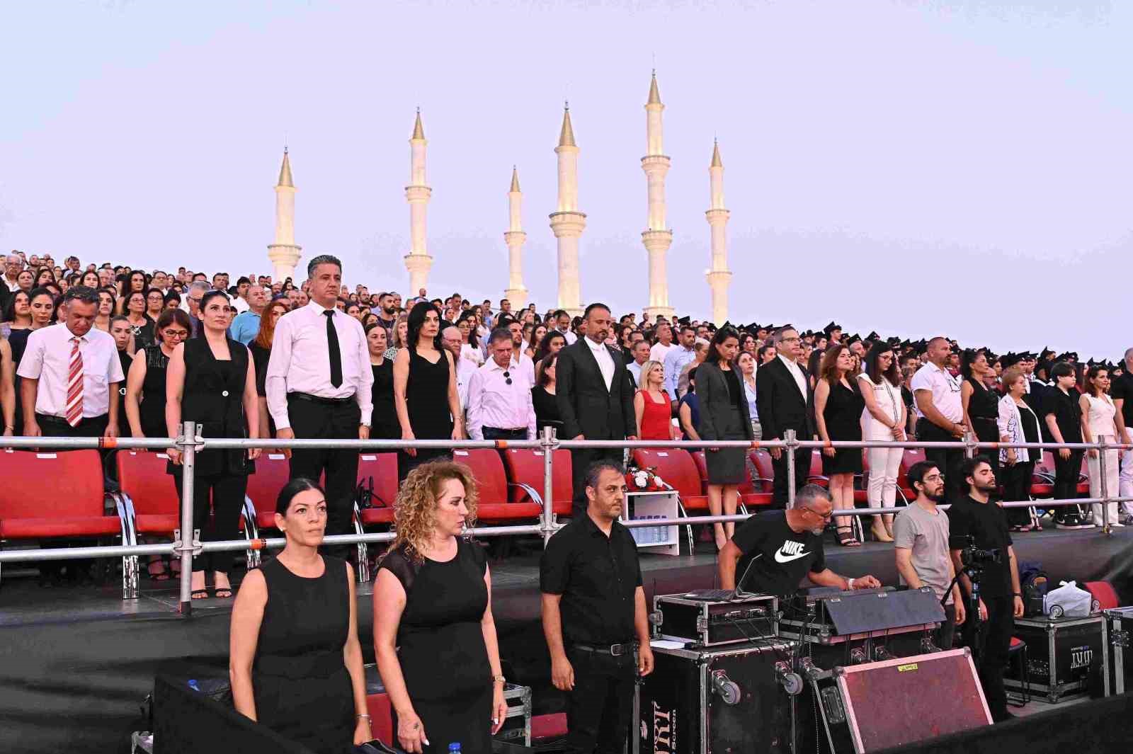 30’uncu yaşını kutlayan Yakın Doğu Koleji’nin mezuniyet töreni yapıldı
