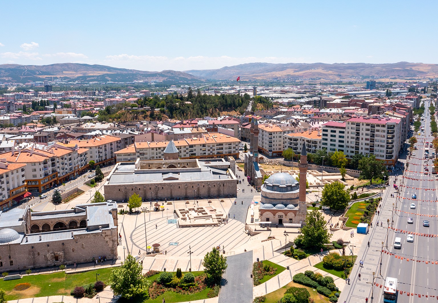 Sivas turistlerin gözdesi oldu
