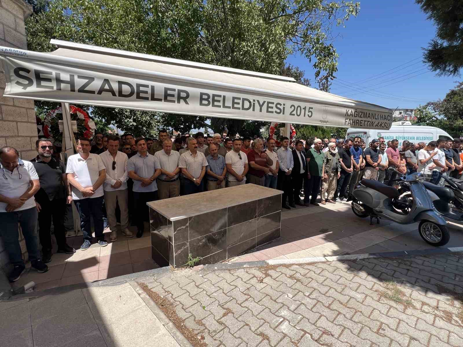 Gençlik ve Spor Müdürü Öztürk’ün acı günü
