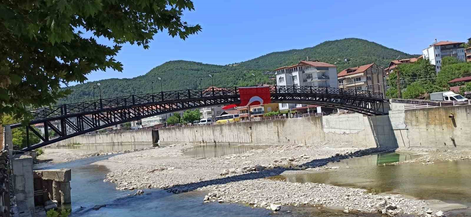 Devrek’te ki çelik köprünün inşaatında son aşamaya gelindi
