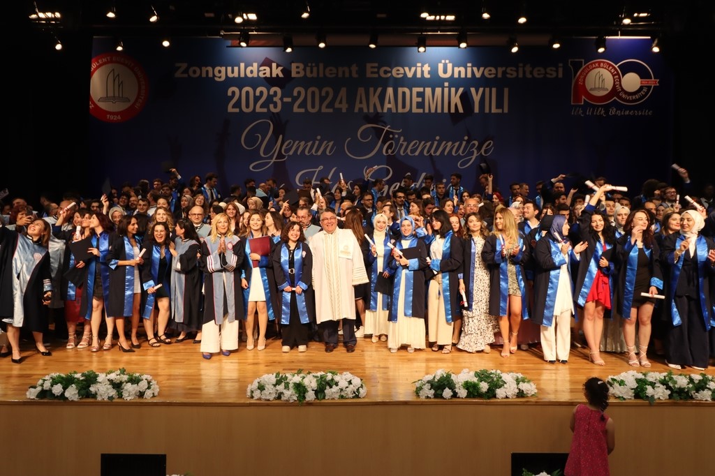 ZBEÜ Tıp Fakültesi mezunları için yemin töreni düzenlendi
