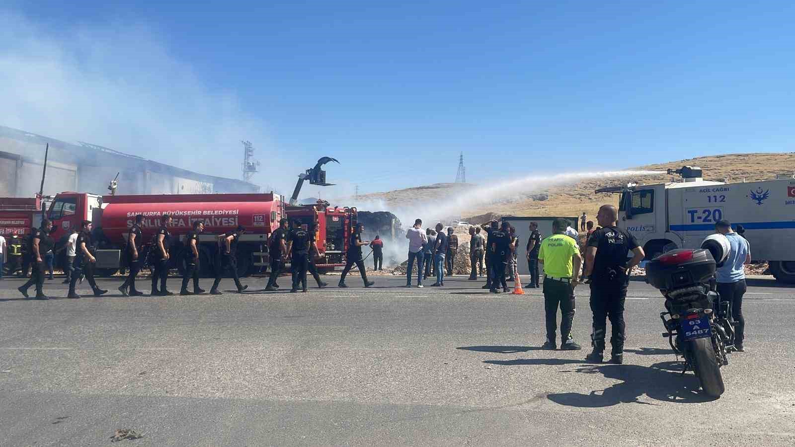 Geri dönüşüm fabrikasında korkutan yangın
