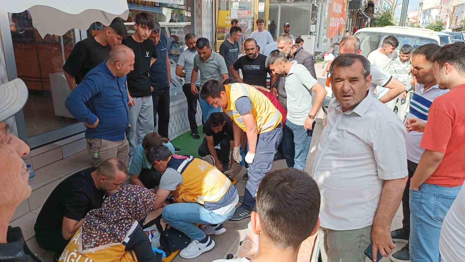 Çorum’da kontrolden çıkan cip polis otosuna çarptı: 2’si polis 3 yaralı
