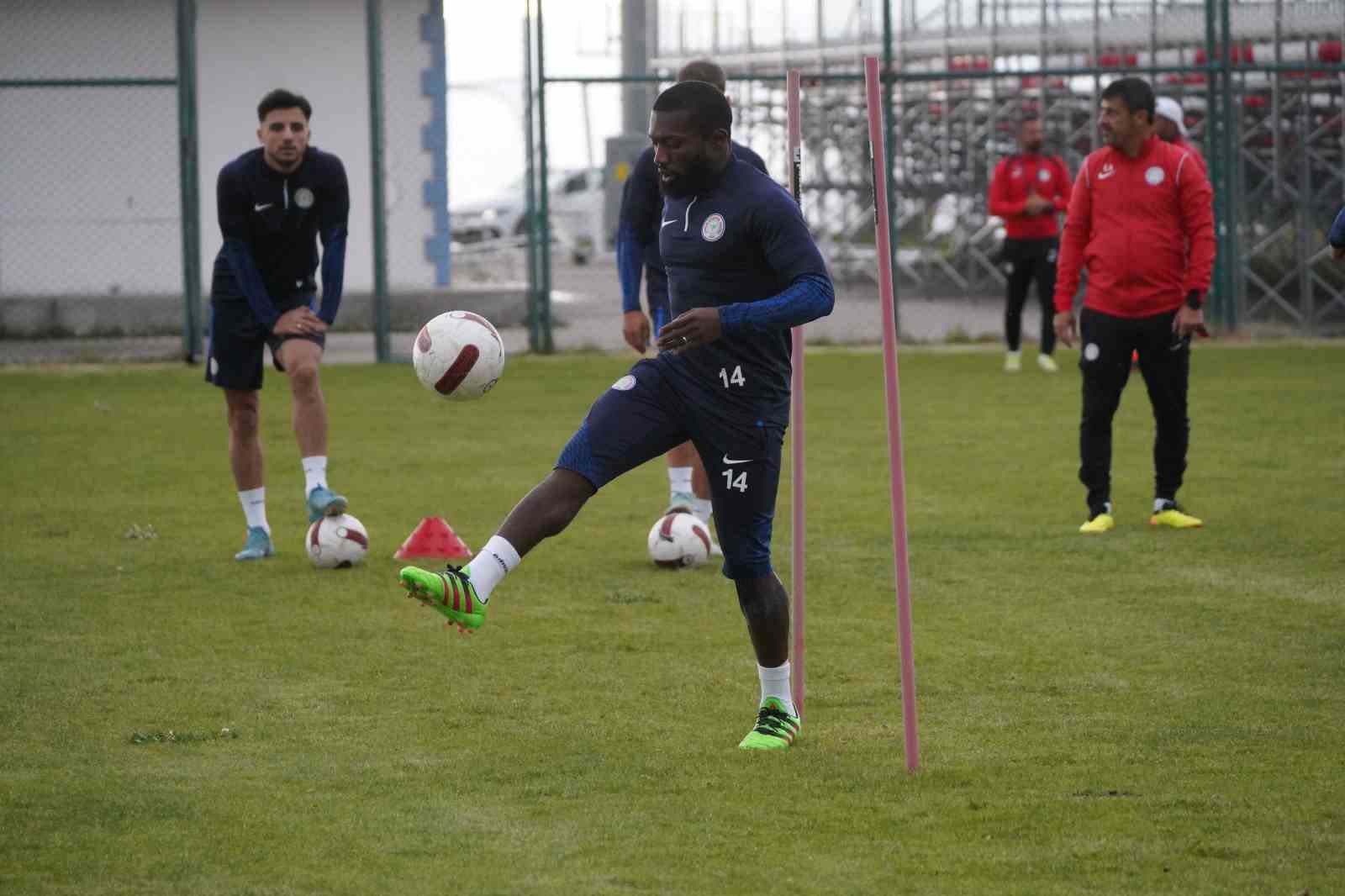 Çaykur Rizespor, Erzurum’da yeni sezon hazırlıklarına devam ediyor
