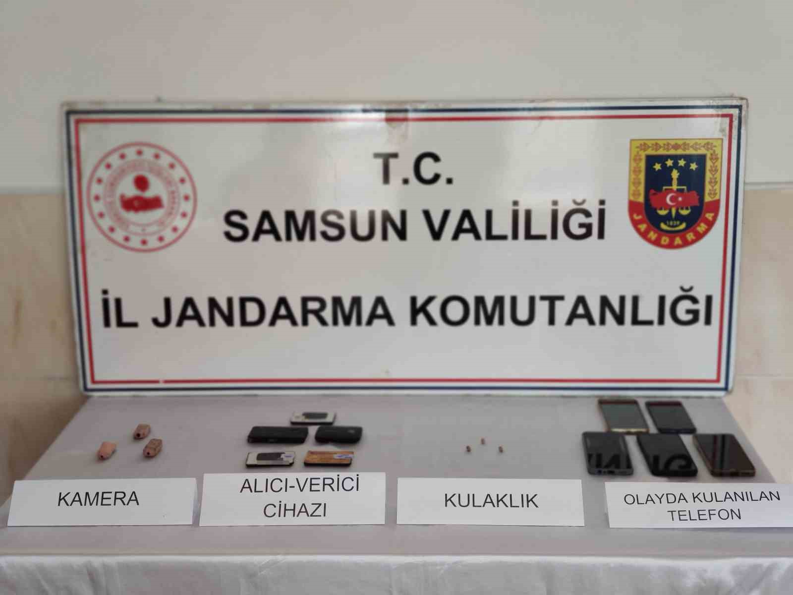 Samsun’da jandarma ehliyet sınavına kopya düzeneği ile girenleri suçüstü yakaladı
