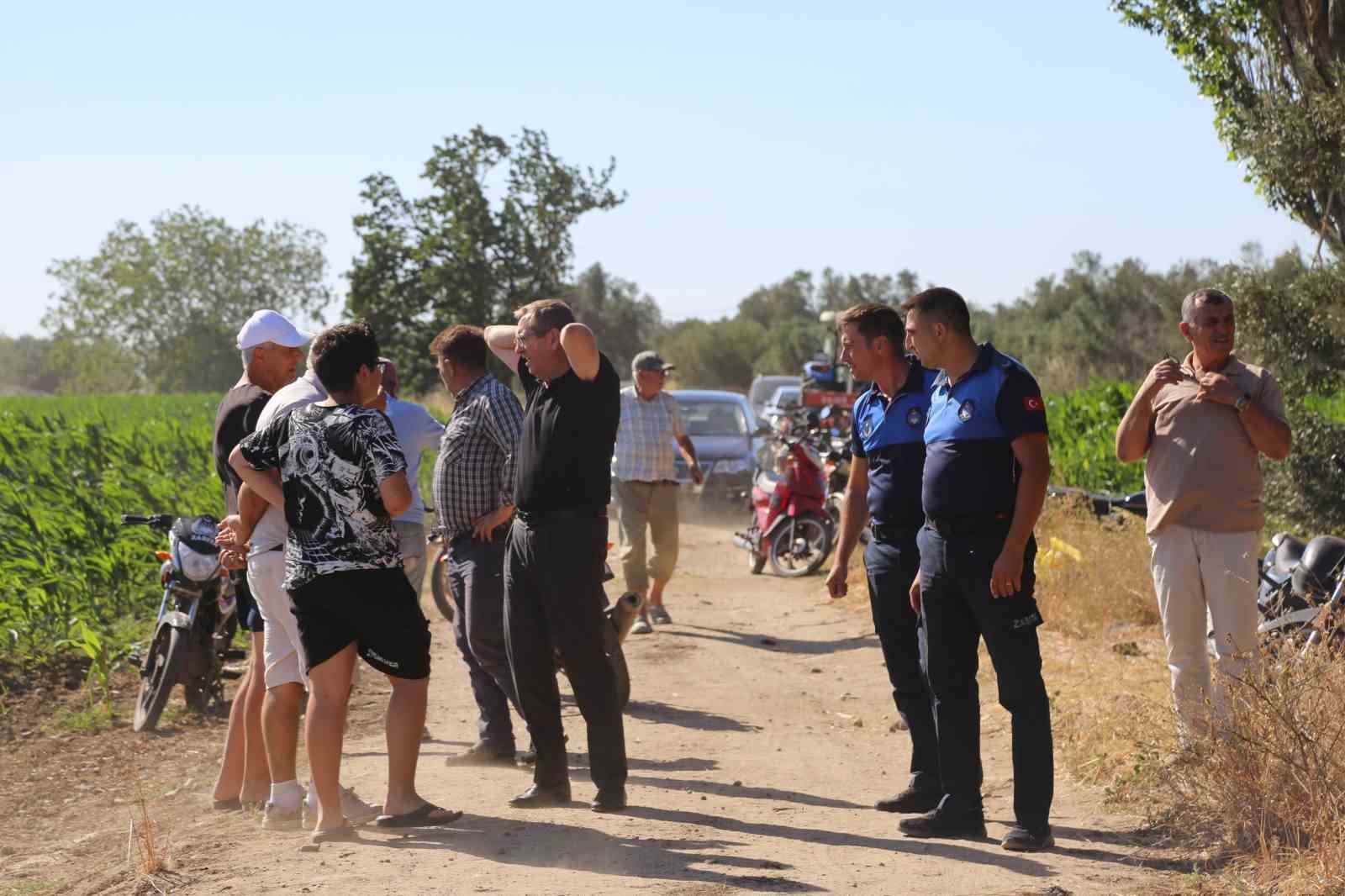 Ayvalık’ta çöp döküm alanında çıkan yangın otluk ve zeytinlik alana sıçradı
