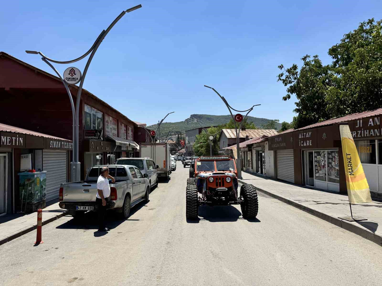 Çukurca’da off-road gösterisi büyük ilgi gördü
