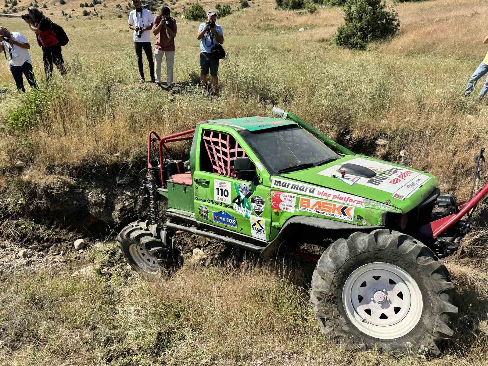 Çukurca’da off-road gösterisi büyük ilgi gördü
