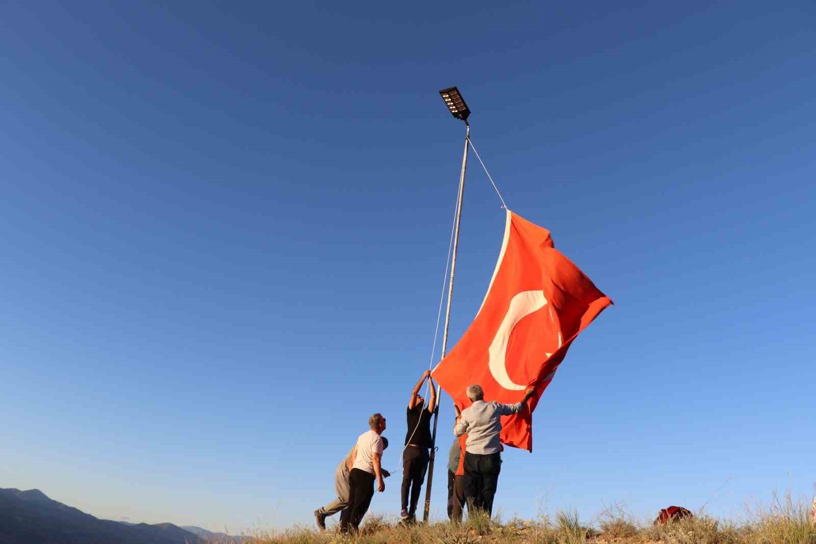 Şehit öğretmenlere vefa örneği
