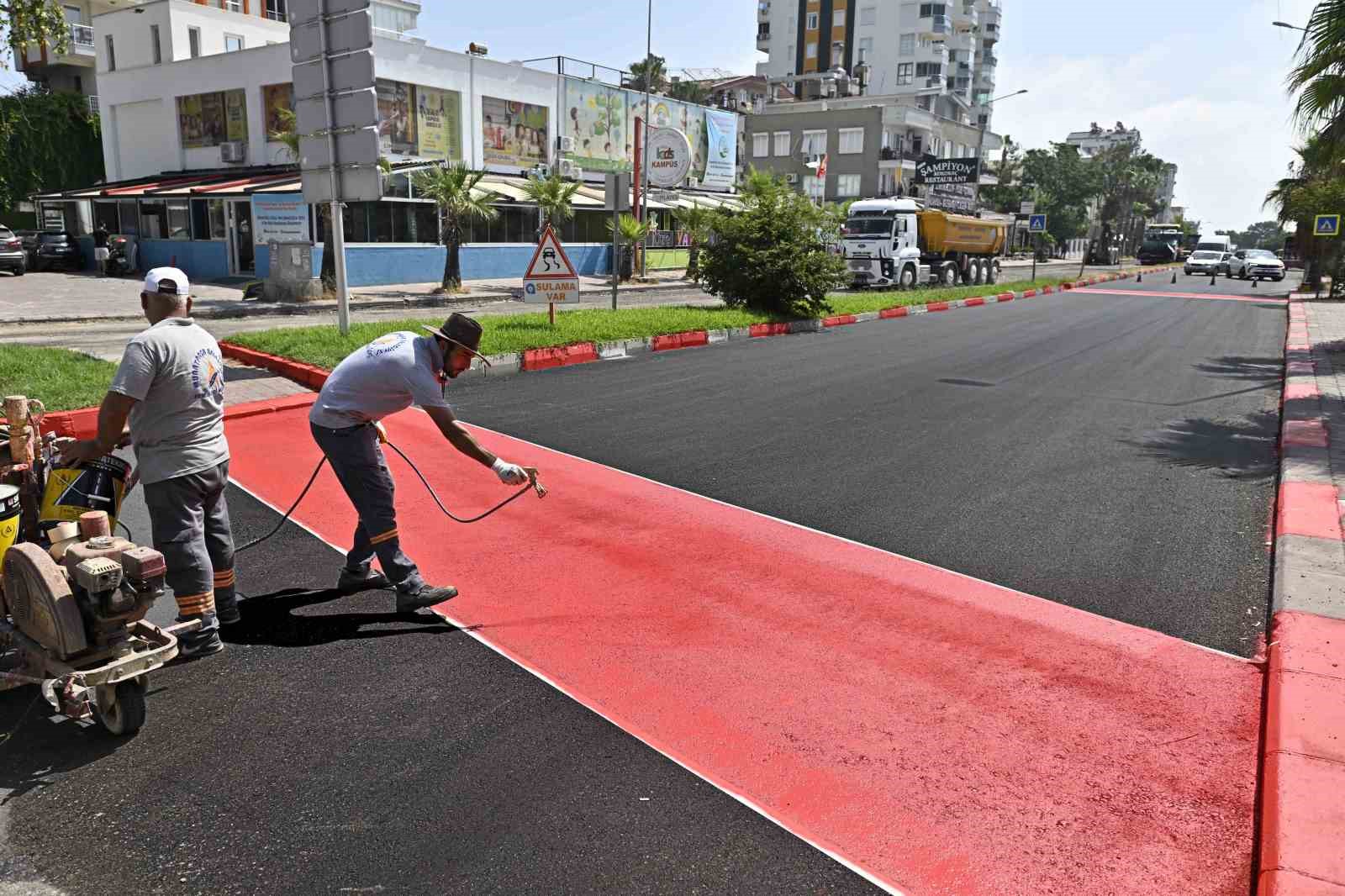 Lara Caddesi yenilendi
