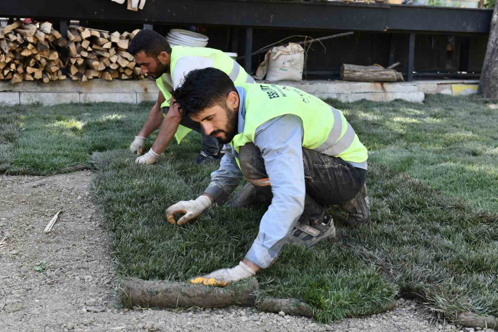 Esenyurt Belediye Başkanı Özer’den parklara “hizmet seferberliği”
