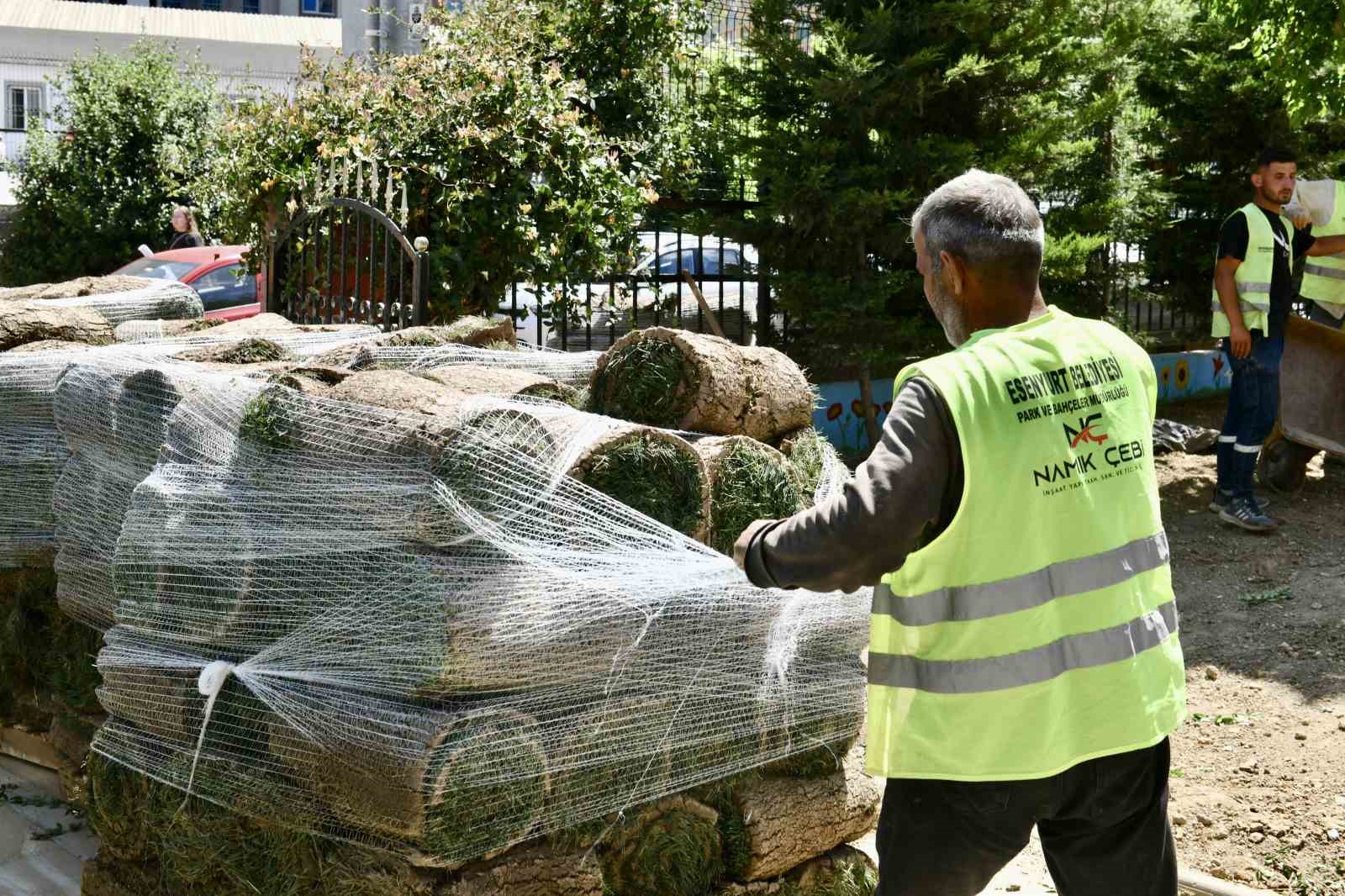 Esenyurt Belediye Başkanı Özer’den parklara “hizmet seferberliği”
