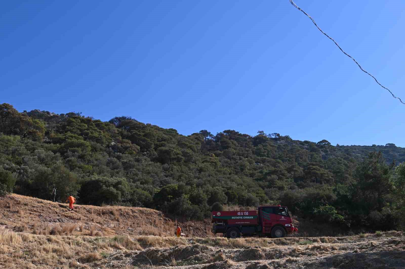 Kuşadası’ndaki orman yangını büyük ölçüde kontrol altına alındı
