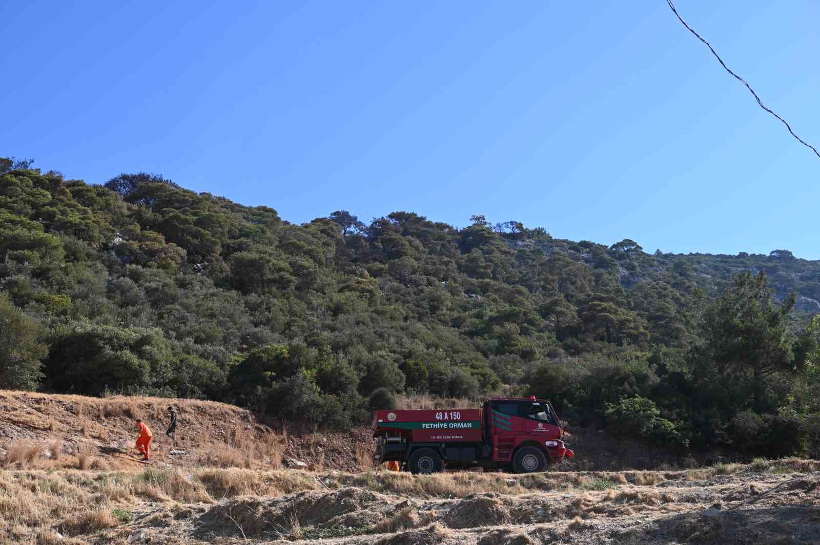 Kuşadası’ndaki orman yangını büyük ölçüde kontrol altına alındı
