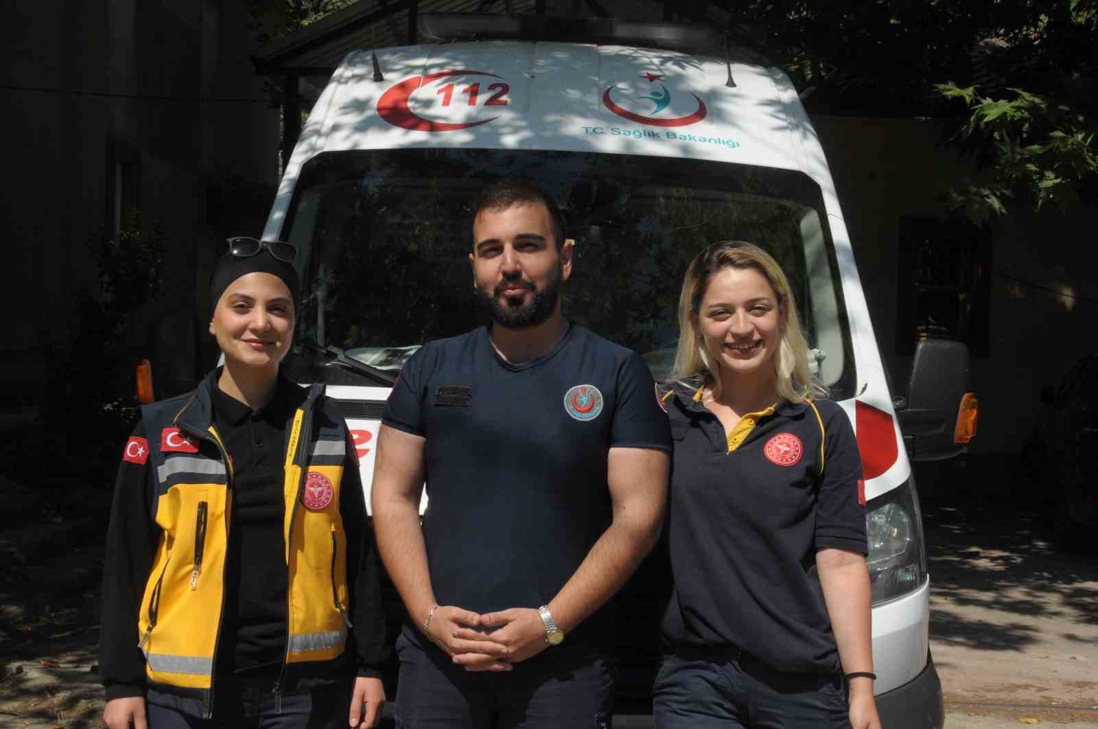 Yalova’da hamile kadın ambulansta doğum yaptı
