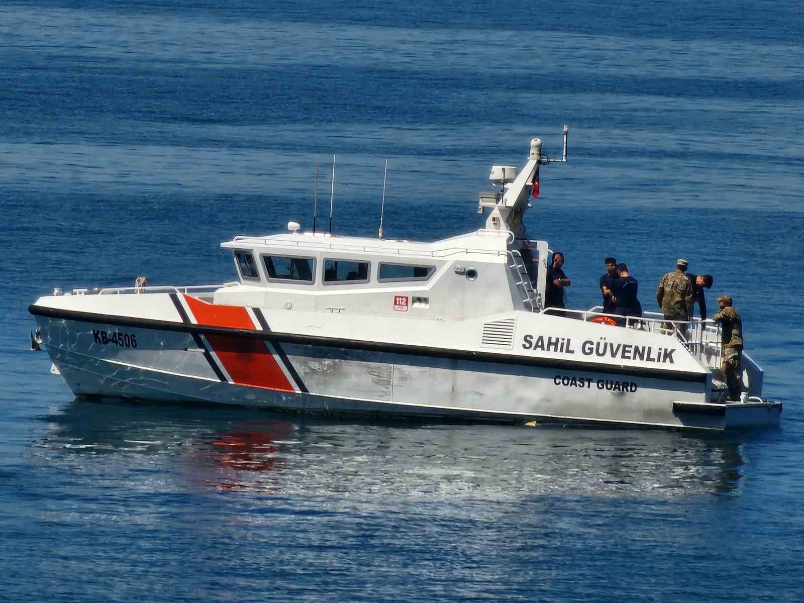 Karadeniz açıklarındaki şüpheli cismi çıkartma çalışmaları başladı
