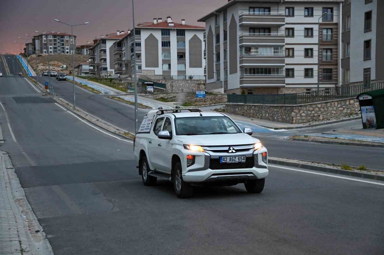 Selçuklu Belediyesi ilaçlama çalışmalarına aralıksız devam ediyor
