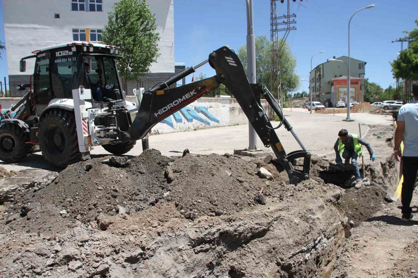 Malazgirt’te doğal gaz çalışmaları devam ediyor
