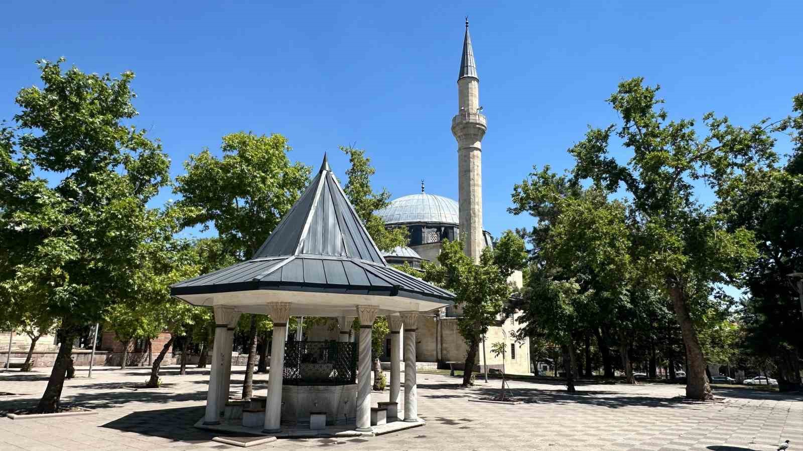 Mimar Sinan ekolünün Ankara’daki tek örneği olan Cenab-ı Ahmet Paşa Camii’nde 5 asırdır ezan sesi yükseliyor
