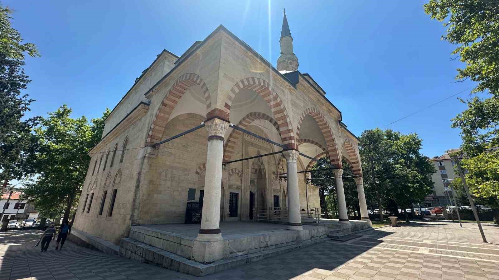 Mimar Sinan ekolünün Ankara’daki tek örneği olan Cenab-ı Ahmet Paşa Camii’nde 5 asırdır ezan sesi yükseliyor
