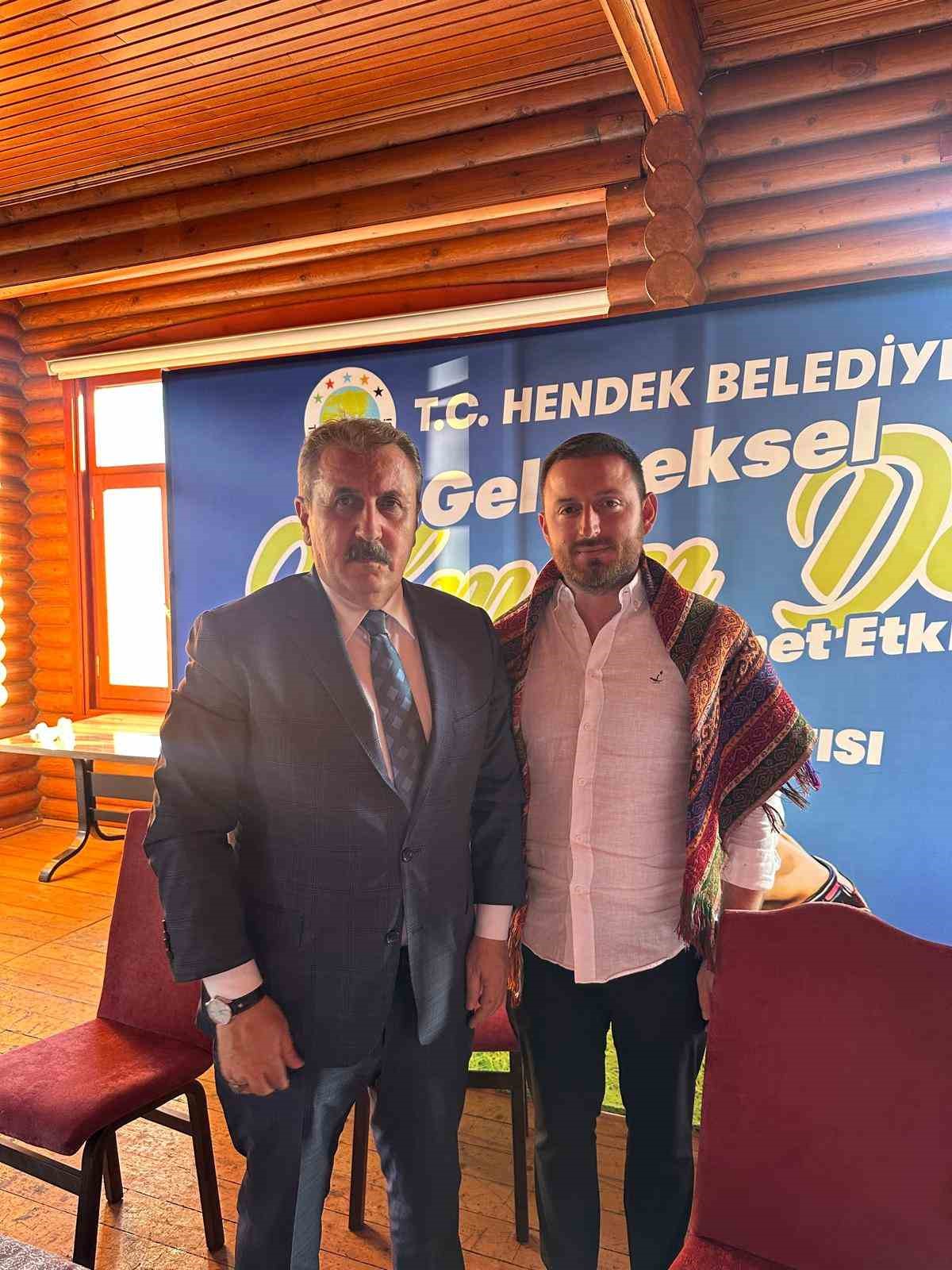 Selman Dede Güreşleri’nde, iş insanı ’ağalık unvanı’nı BBP Genel Başkanı Destici’den devraldı
