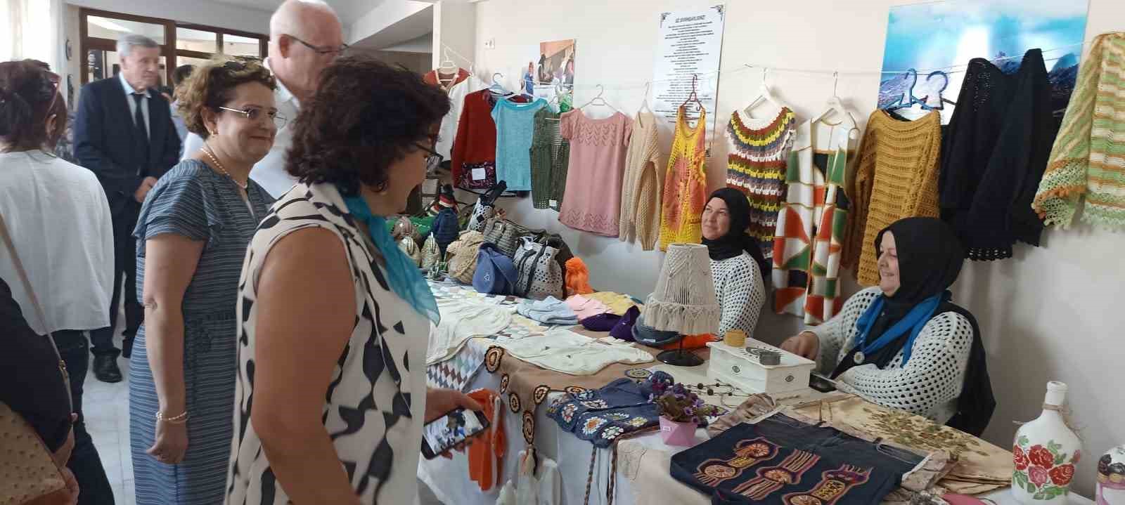 Sivrihisarlı kadınların ’El Emeği ve Göz Nuru Sergisi’ yoğun ilgi gördü
