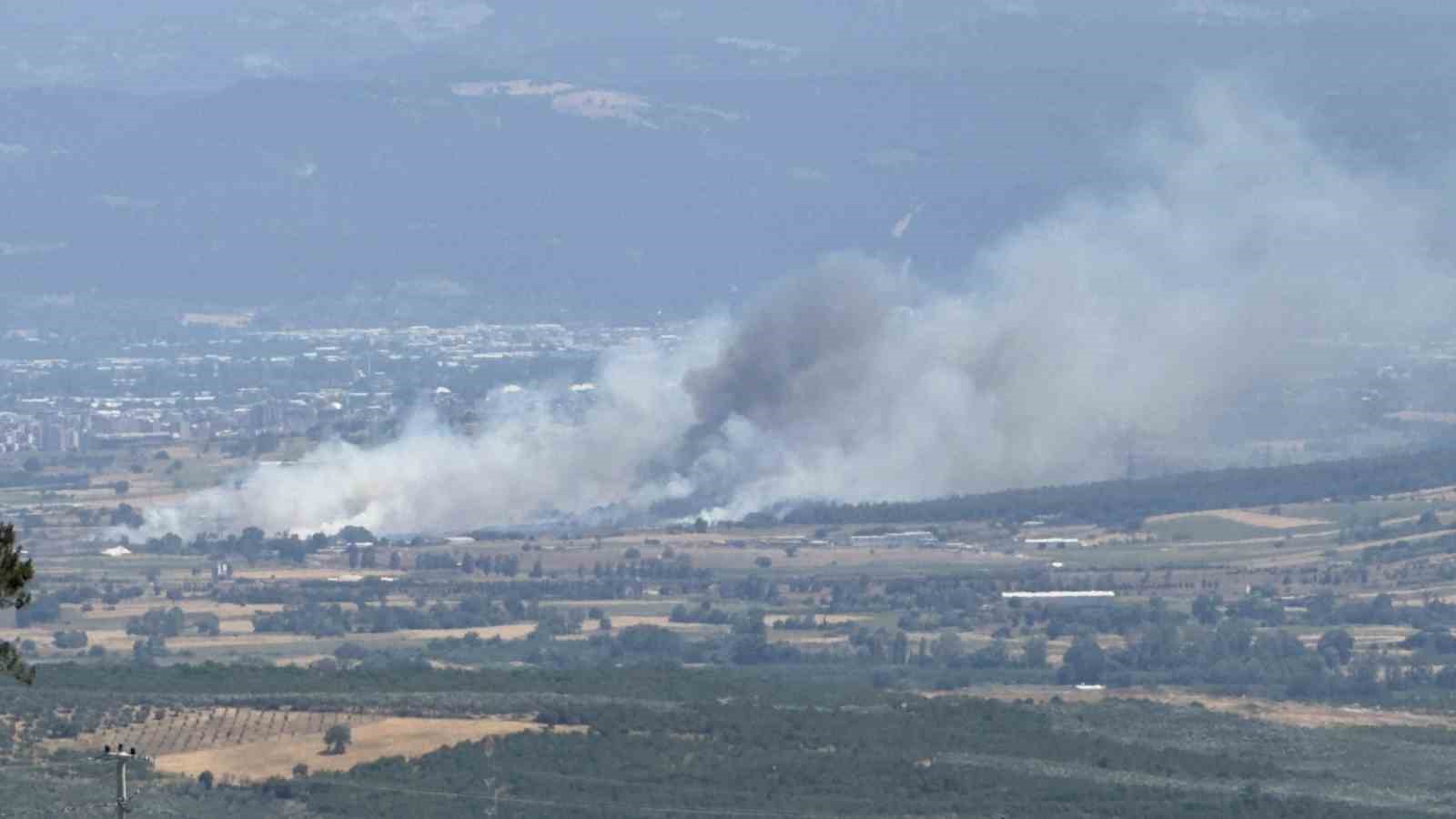 Bursa’da makilik alanda çıkan yangın devam ediyor
