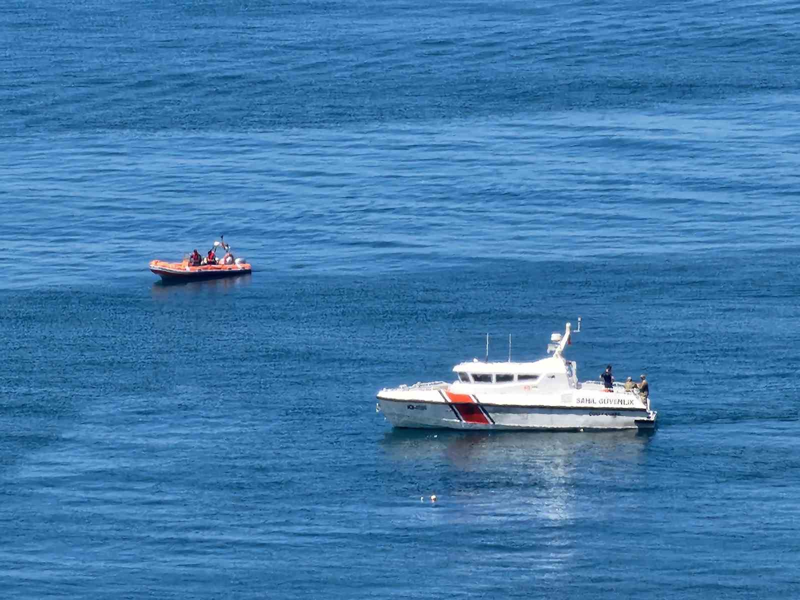 Karadeniz Ereğli’de denizde bulunan mayın kontrollü şekilde imha edildi
