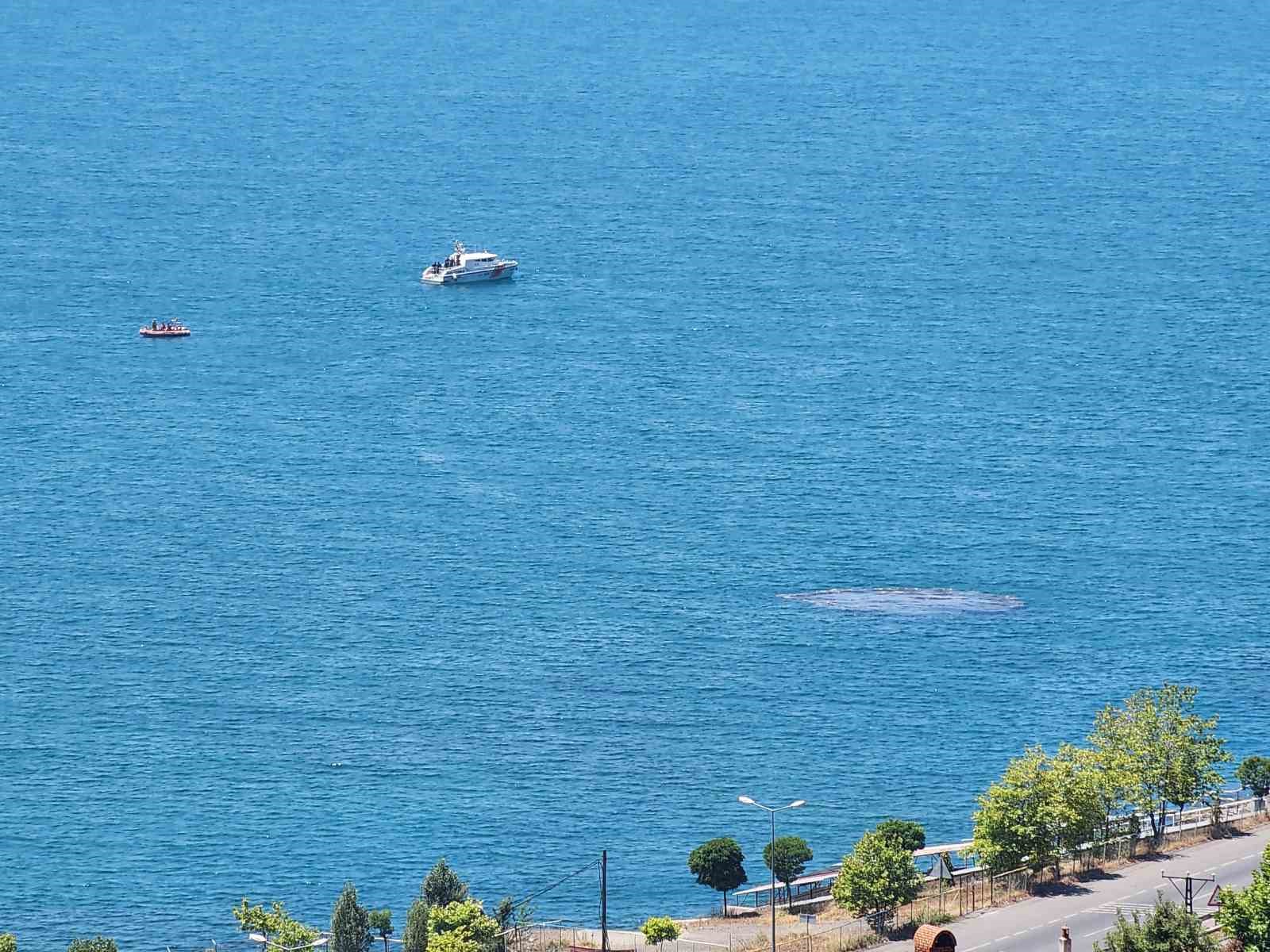 Karadeniz Ereğli’de denizde bulunan mayın kontrollü şekilde imha edildi
