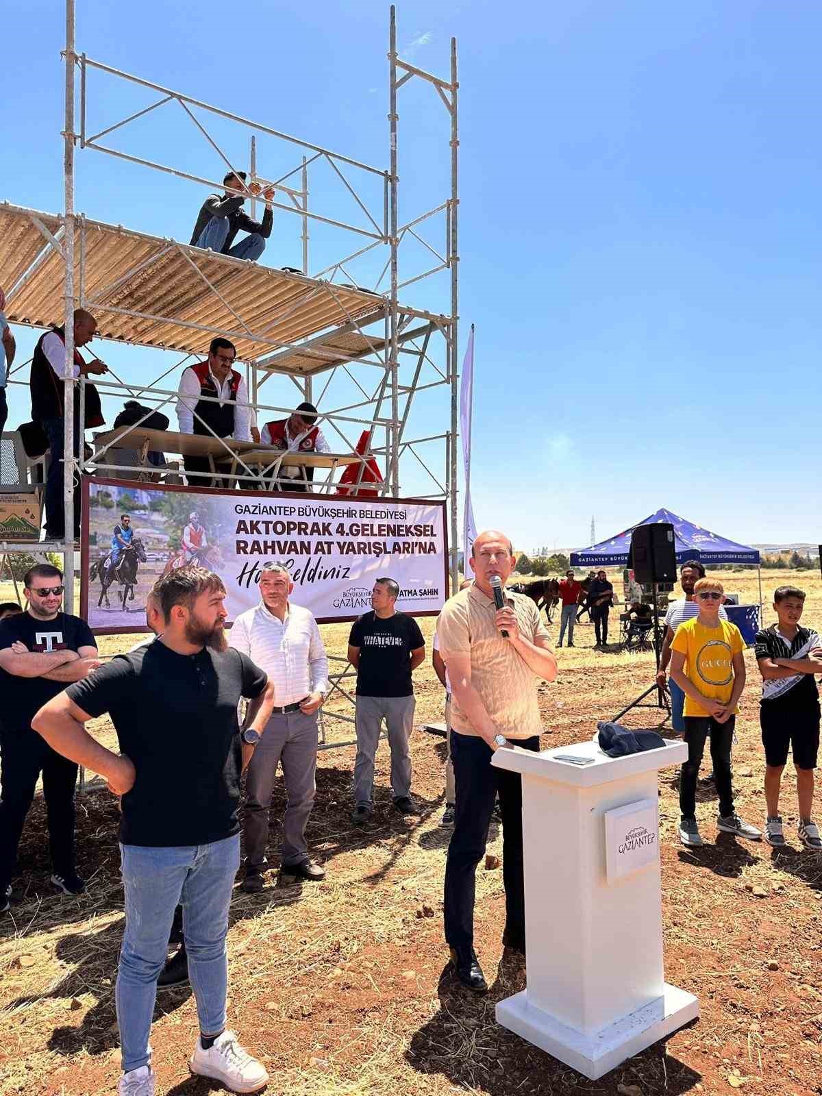 Gaziantep’te 4. Geleneksel Rahvan At Yarışları düzenlendi
