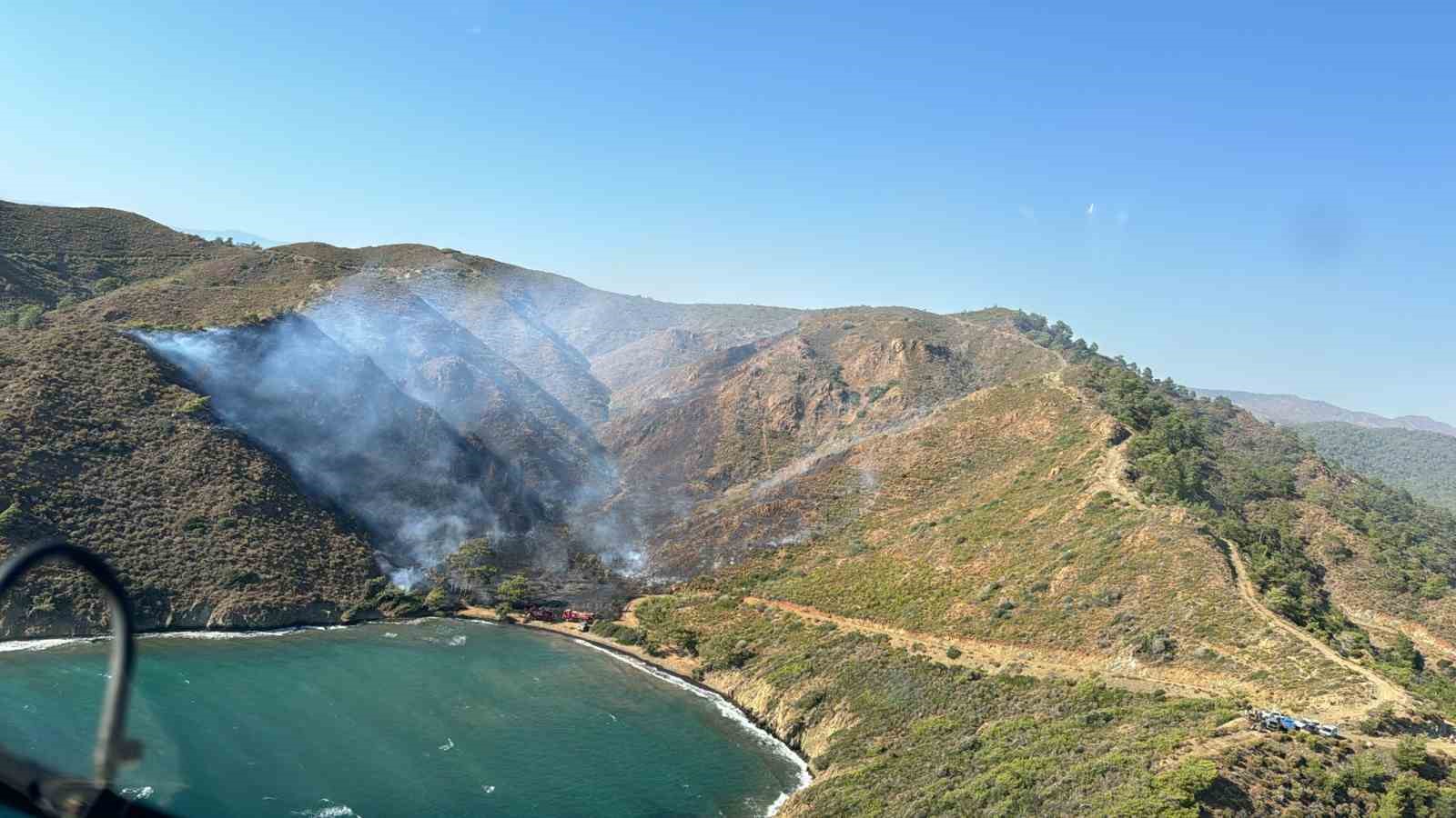 Marmaris’teki orman yangınına müdahale sürüyor
