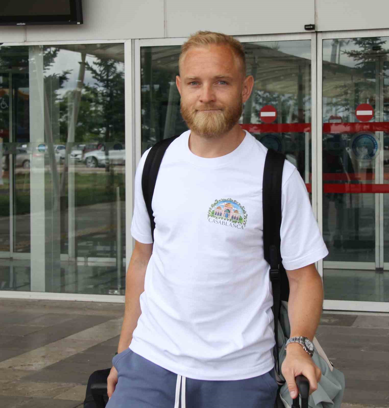 Sivasspor’un yeni transferi Alex Pritchard, Sivas’a geldi
