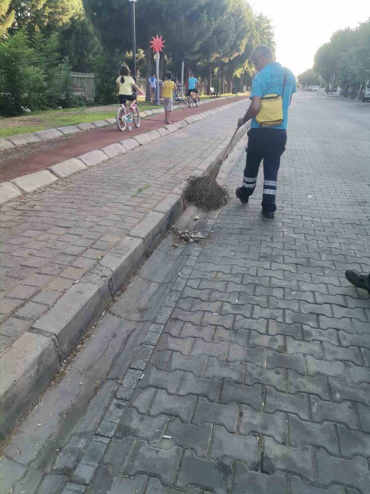 Efeler’de parklar yenileniyor
