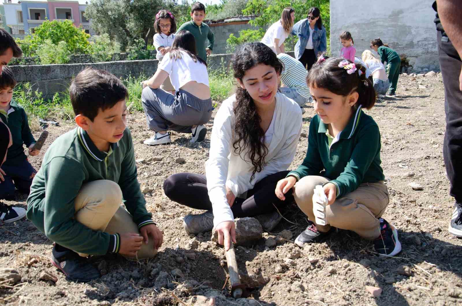 Fidanları Toprakla, Minikleri Eğlenceyle Buluşturdular
