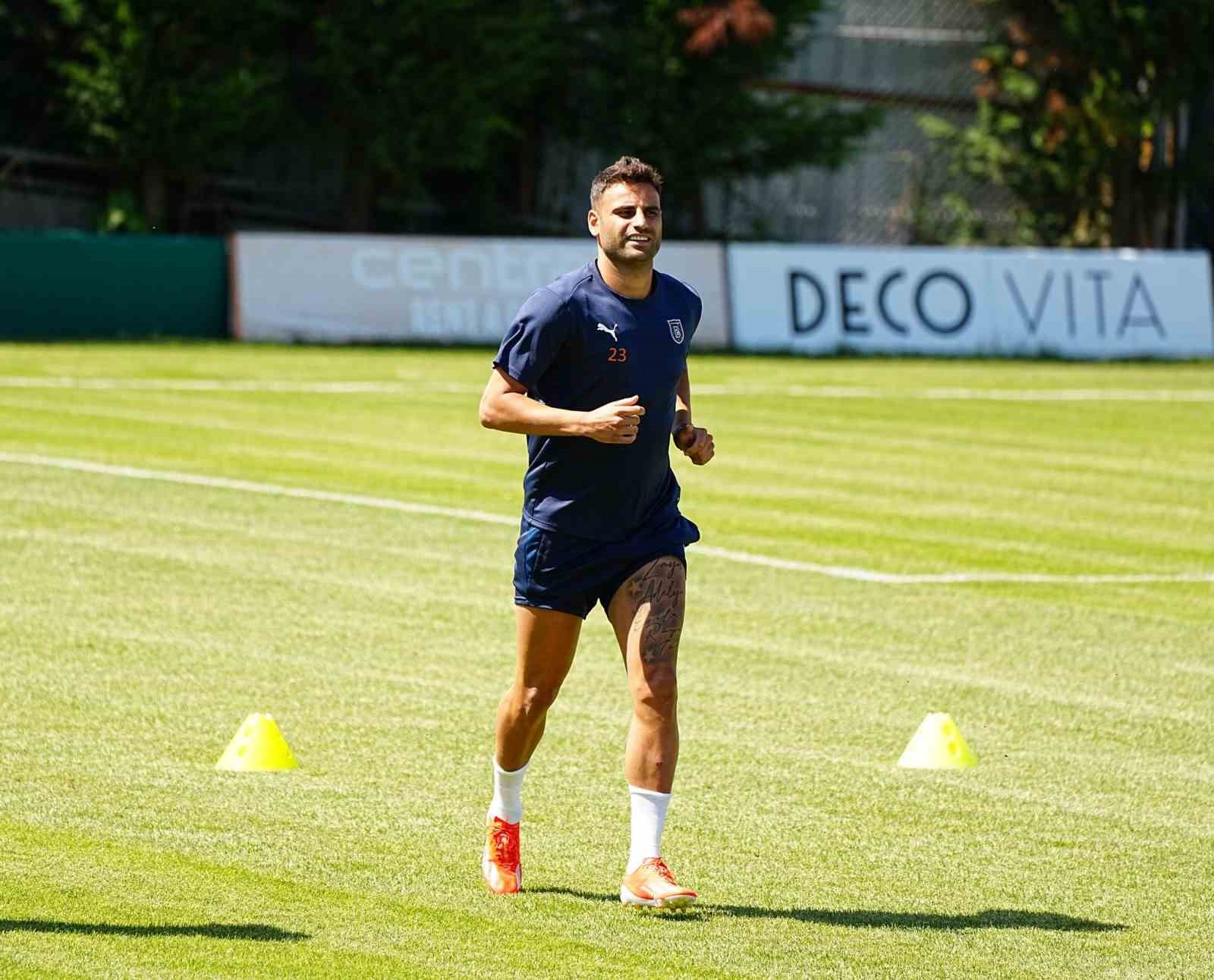 Başakşehir’de futbolcular sağlık kontrolünden geçti
