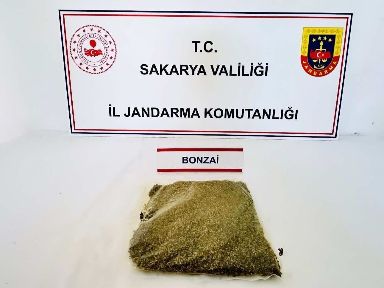 Jandarma altı ayda 55 kilo uyuşturucu ele geçirdi: Bin 165 şüpheliye işlem yapıldı
