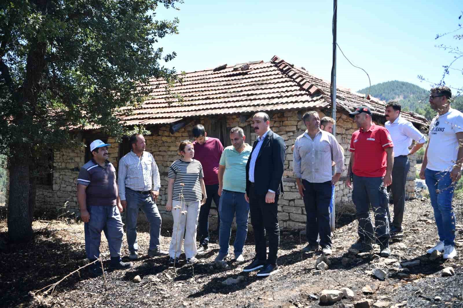 Başkan Kotan, Doyran’daki yangın alanında incelemelerde bulundu
