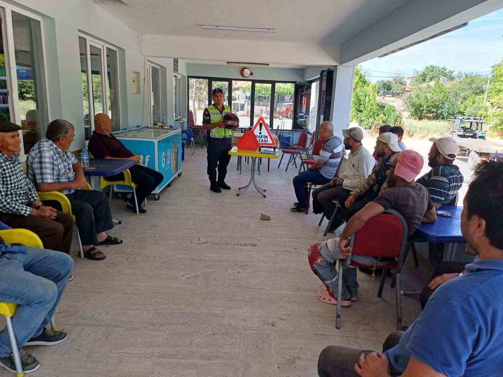 Edirne’de vatandaşlara trafik kurallarının önemi anlatıldı
