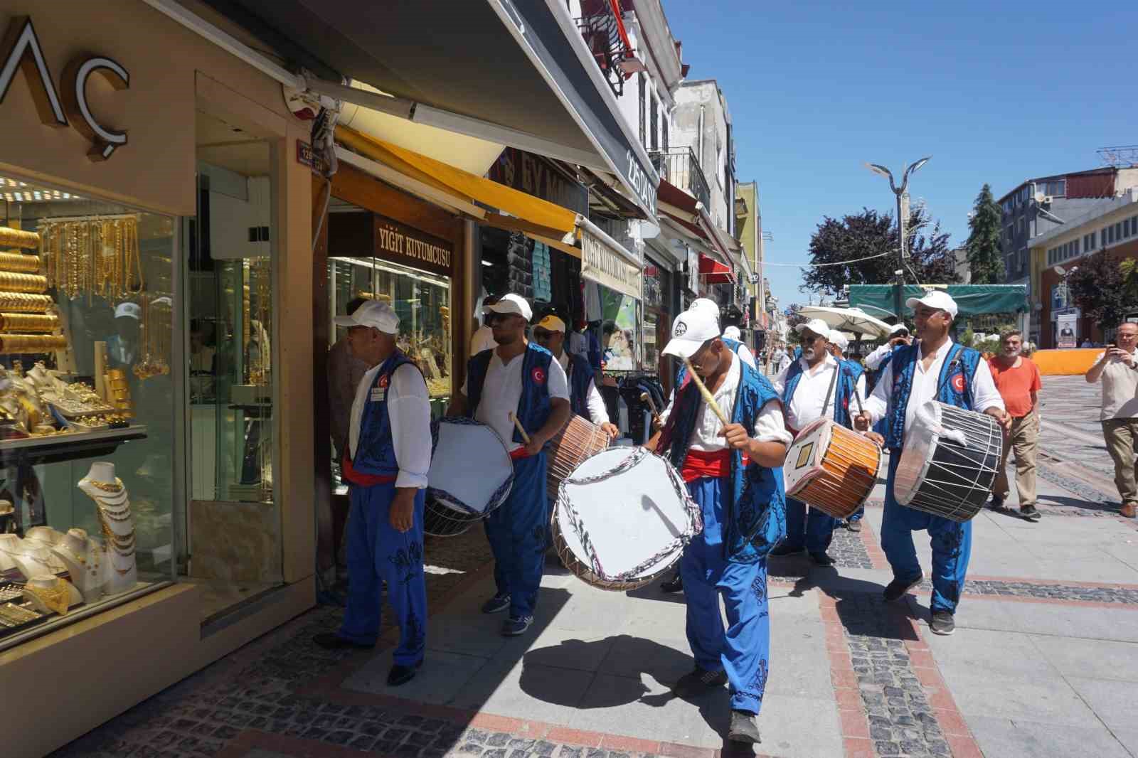 Davul- zurna ekibinden esnafa ’Kırkpınar’ daveti
