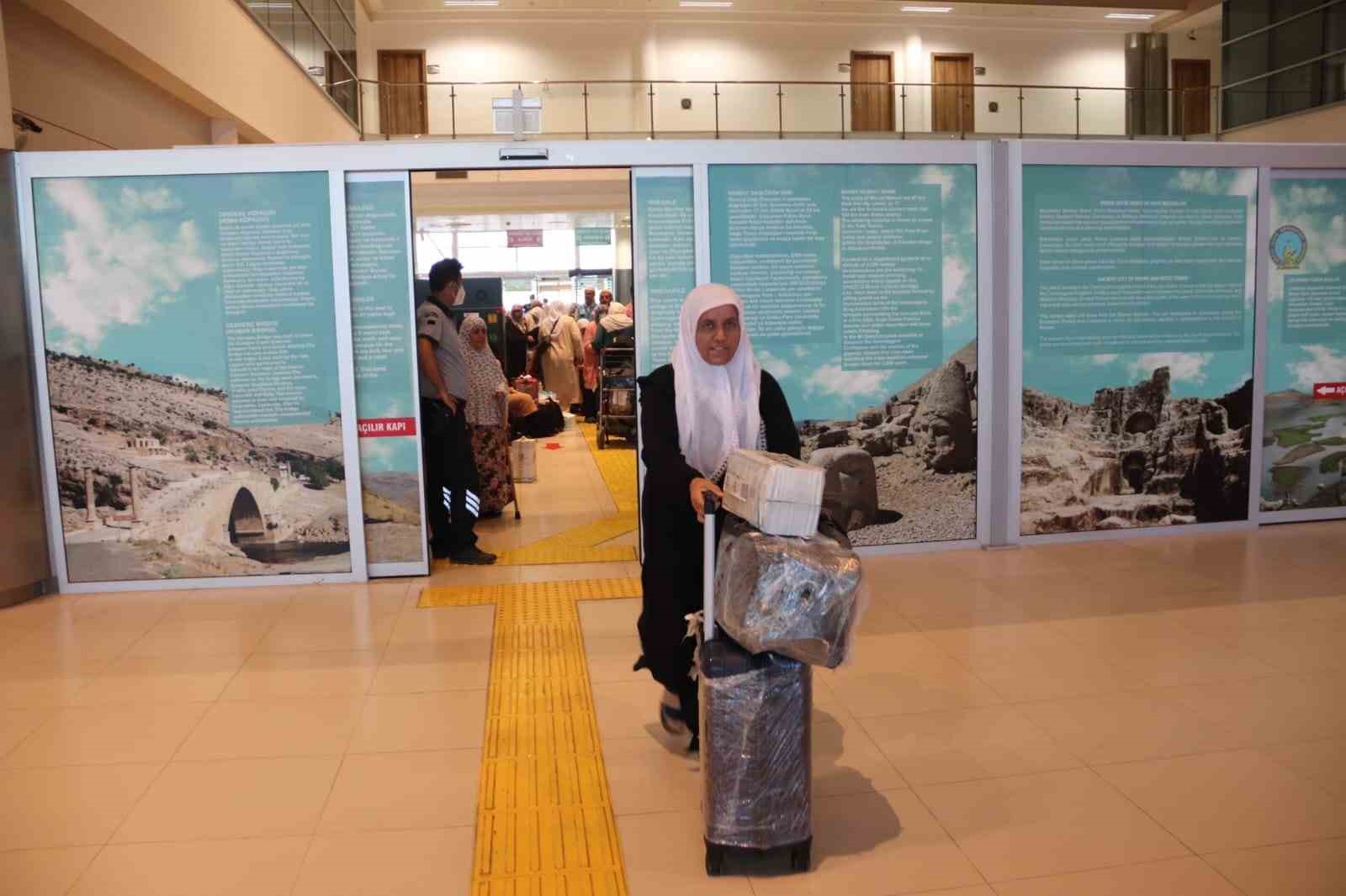 Adıyaman’ın hacı kafilesi geri döndü
