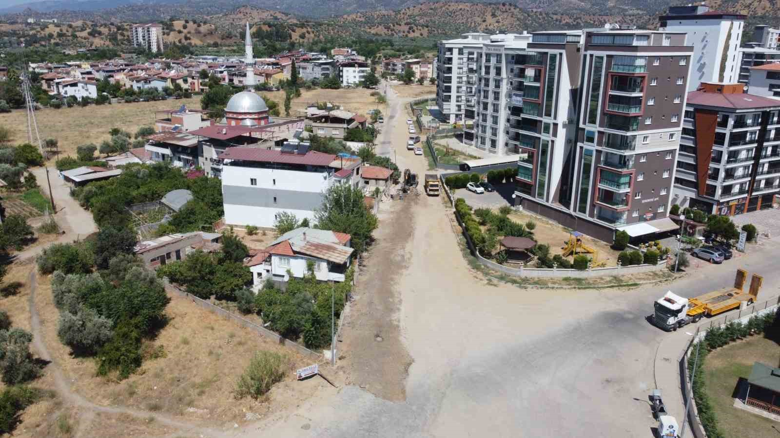 Nazilli Belediyesi ilçe genelinde yol çalışmalarına hız verdi
